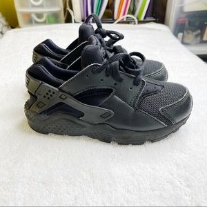 NIKE HUARACHES BLACK